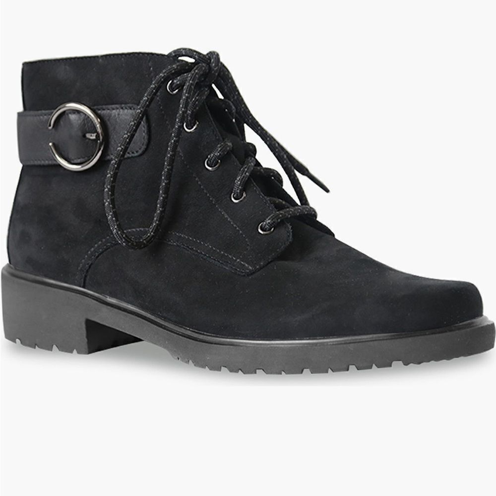Munro Women’s Bradley II Boots Black size 6M